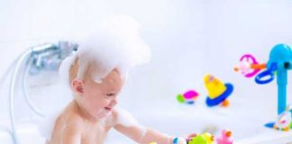 5 простых способов мыть игрушки для ванны вашего ребенка