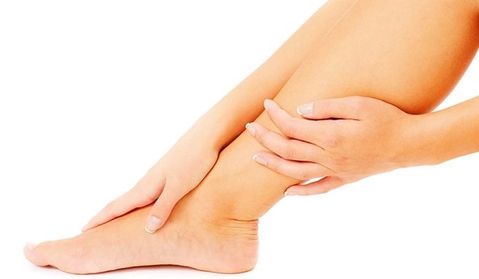Распознайте тромбоз глубоких вен на ноге вовремя по этим 5 симптомам
