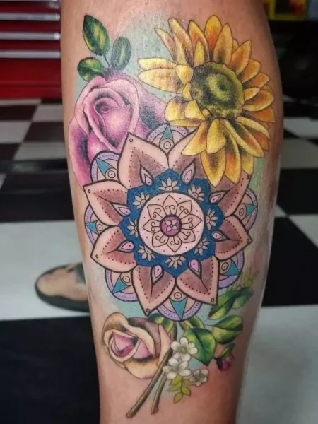 Цветочные татуировки на ногах