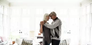 Чем отличается старение для женщин и мужчин? Чем отличается старение для женщин и мужчин?