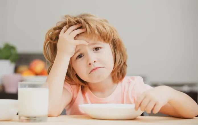 Ребенок отказывается от еды – как побудить ребенка кушать
